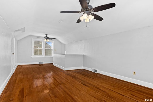 1015 E FAIROAKS Avenue, Peoria, IL 61603