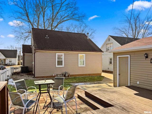 1015 E FAIROAKS Avenue, Peoria, IL 61603