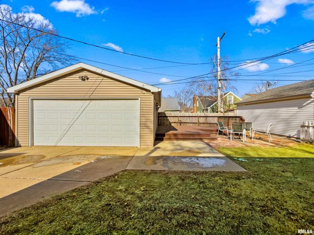 1015 E FAIROAKS Avenue, Peoria, IL 61603