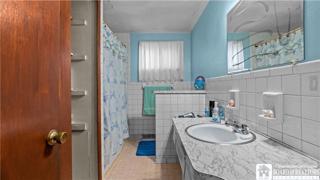 101 Poinciana Parkway, Cheektowaga, NY 14225