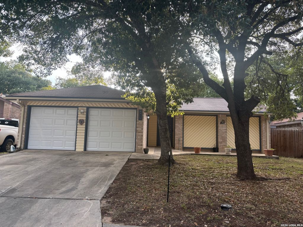 9715 Woodland Hls, San Antonio, TX 78250