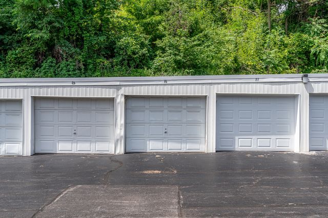 1104 Kimberly Road 908, Bettendorf, IA 52722