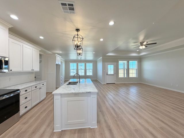 6021 Vista Del Sol Drive, San Angelo, TX 76904