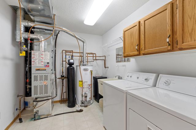 3700 Ladyslipper Lane N, Brooklyn Park, MN 55443
