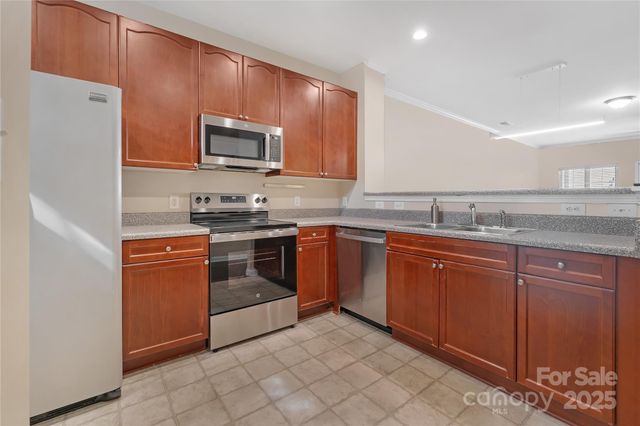 522 Jetton Street 49, Davidson, NC 28036
