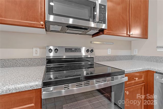 522 Jetton Street 49, Davidson, NC 28036
