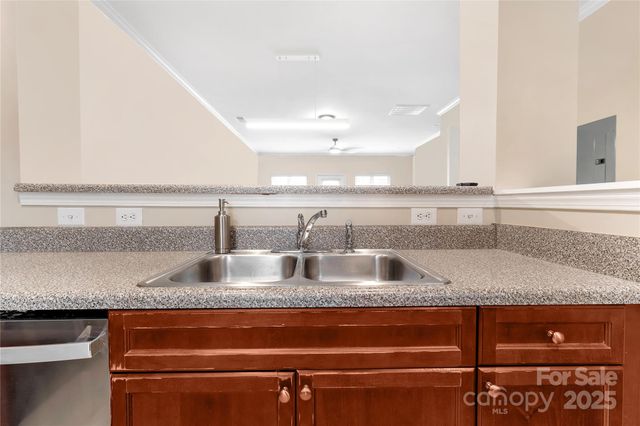 522 Jetton Street 49, Davidson, NC 28036