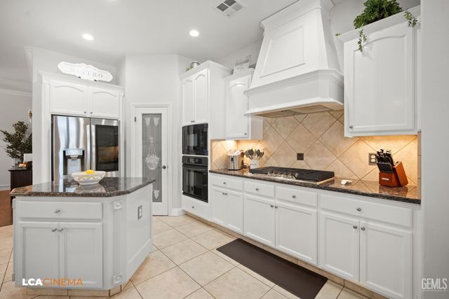 12813 Hawaii Lane, Bakersfield, CA 93312