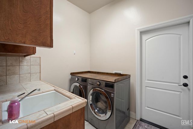 12813 Hawaii Lane, Bakersfield, CA 93312