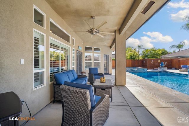 12813 Hawaii Lane, Bakersfield, CA 93312