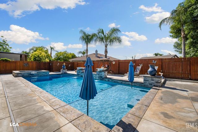 12813 Hawaii Lane, Bakersfield, CA 93312