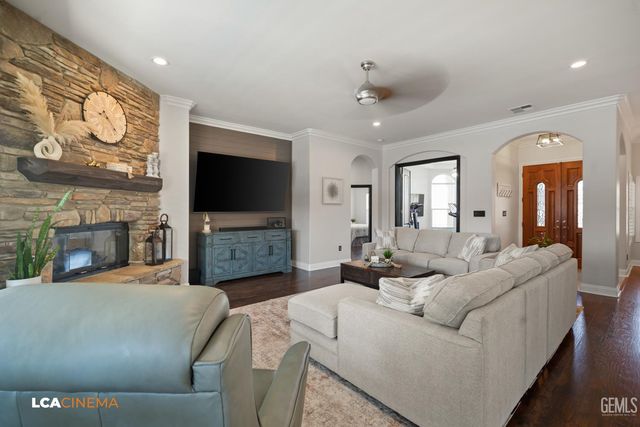 12813 Hawaii Lane, Bakersfield, CA 93312