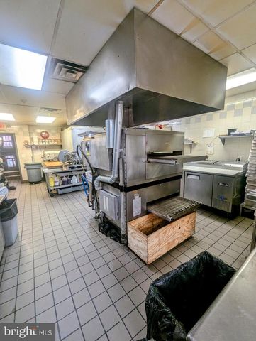 3901 STATE RD, Drexel Hill, PA 19026