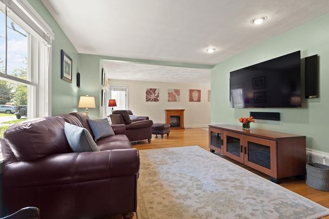 3 Watson Rd, Lexington, MA 02421