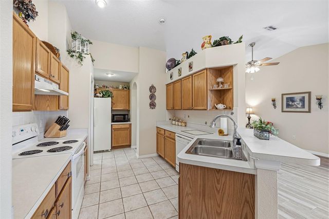 29338 MARKER LOOP, San Antonio, FL 33576