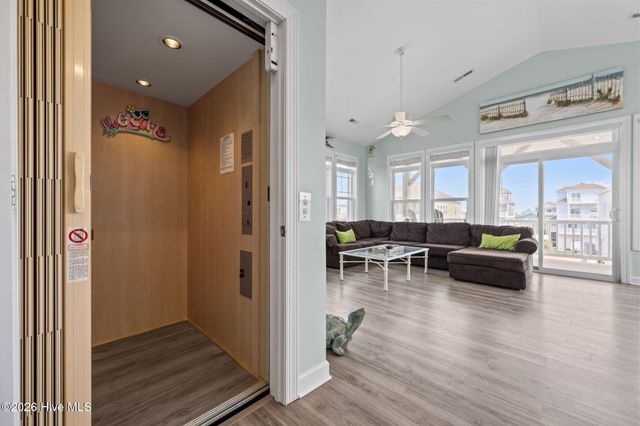 1517 Wahoo Street, N Topsail Beach, NC 28460