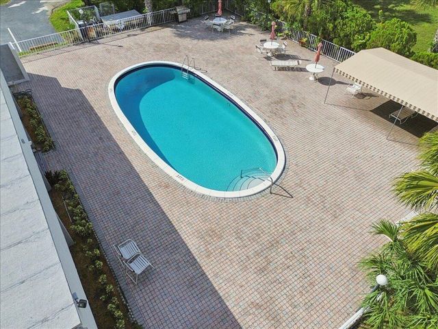 8510 Sunrise Lakes Boulevard 301, Sunrise, FL 33322