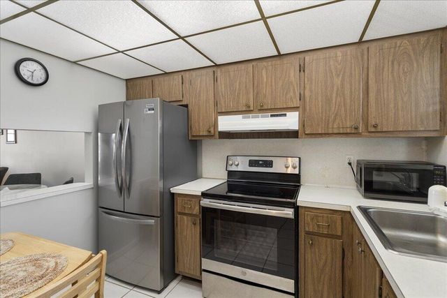 8510 Sunrise Lakes Boulevard 301, Sunrise, FL 33322