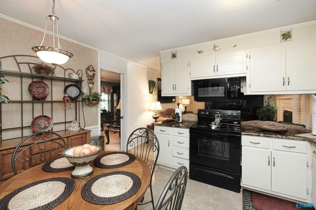 803 Long Bow Drive SW, Decatur, AL 35603