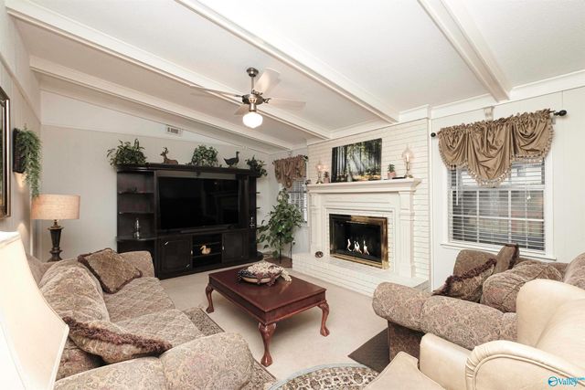 803 Long Bow Drive SW, Decatur, AL 35603