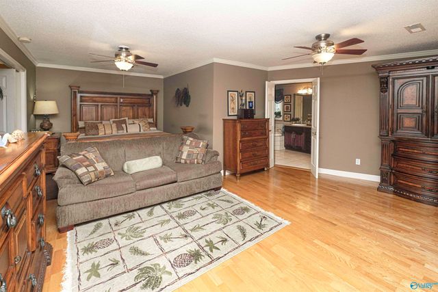 803 Long Bow Drive SW, Decatur, AL 35603