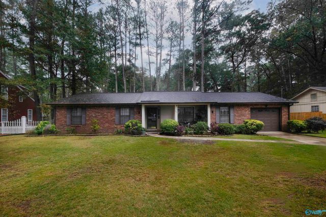 803 Long Bow Drive SW, Decatur, AL 35603