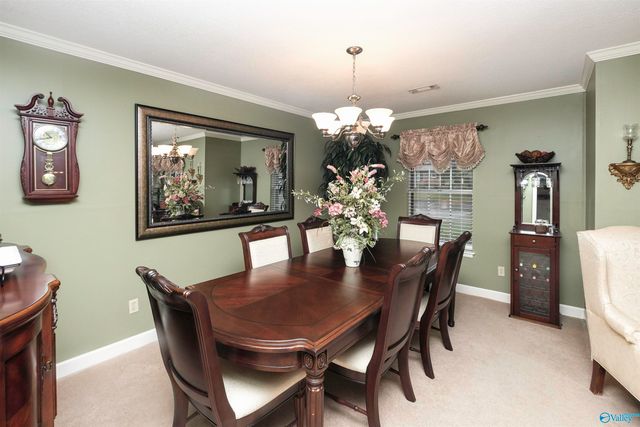 803 Long Bow Drive SW, Decatur, AL 35603