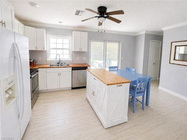 2079 E Tobago CIR, Fort Myers, FL 33905