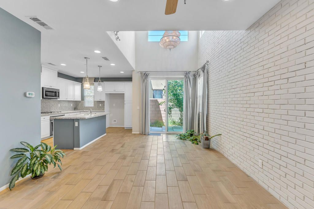 232 Paseo Gusto 122, Palm Desert, CA 92211