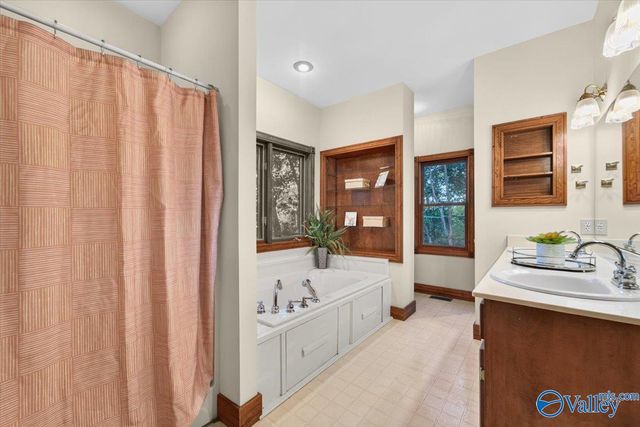 1649 Low Gap Road, New Hope, AL 35760