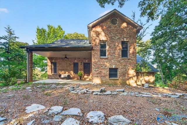 1649 Low Gap Road, New Hope, AL 35760
