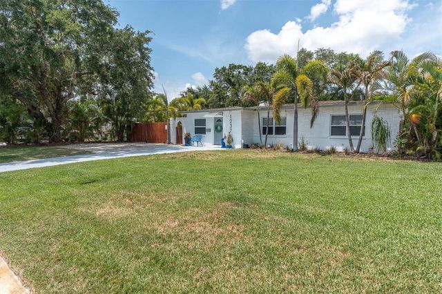 1237 57TH AVENUE N, St Petersburg, FL 33703