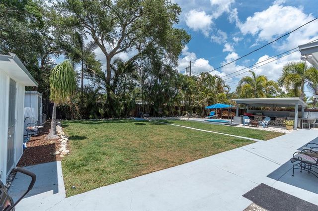 1237 57TH AVENUE N, St Petersburg, FL 33703