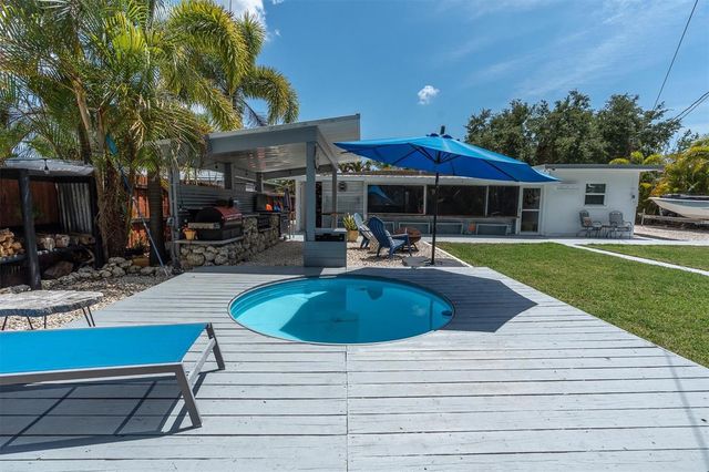 1237 57TH AVENUE N, St Petersburg, FL 33703