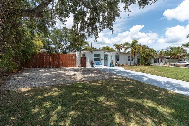 1237 57TH AVENUE N, St Petersburg, FL 33703