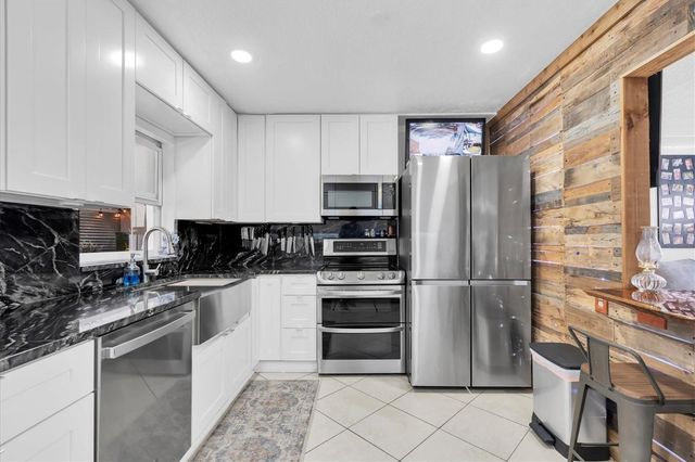 1237 57TH AVENUE N, St Petersburg, FL 33703