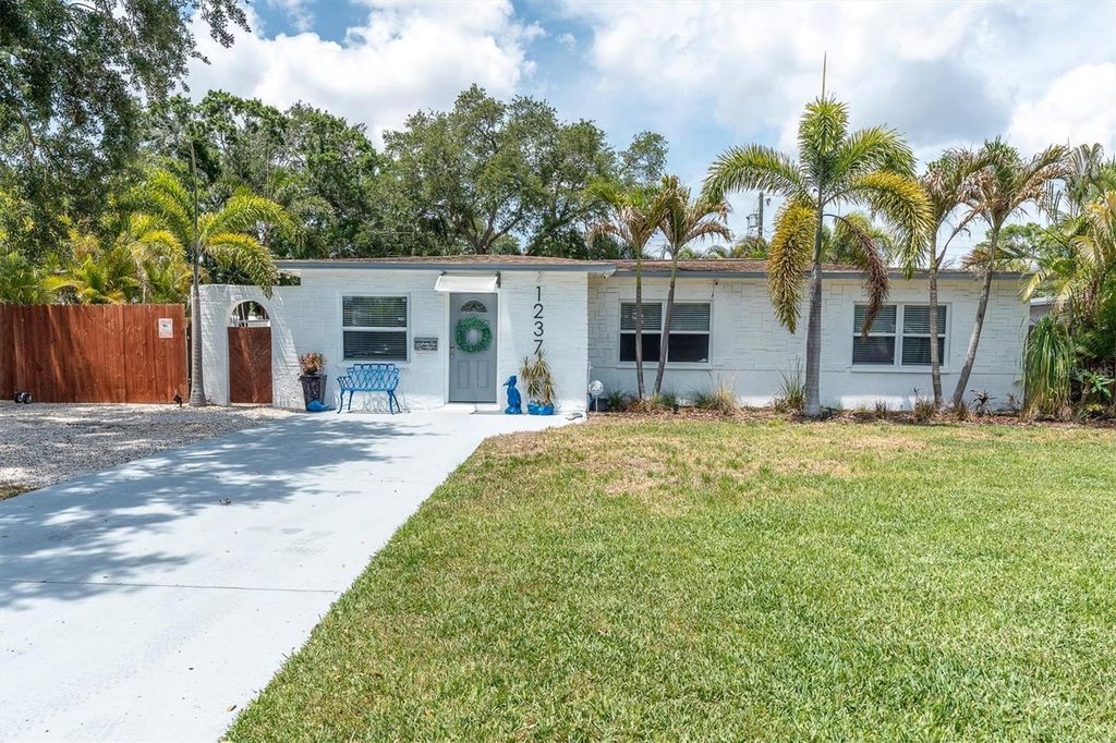 1237 57TH AVENUE N, St Petersburg, FL 33703