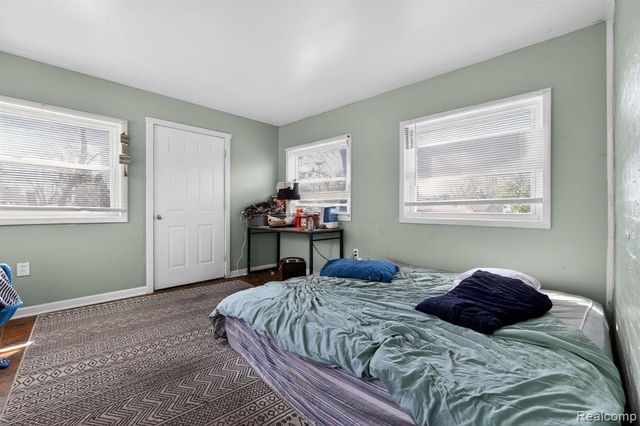 5918 Cardwell Street, Garden City, MI 48135