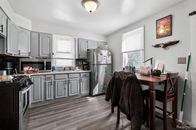 5918 Cardwell Street, Garden City, MI 48135