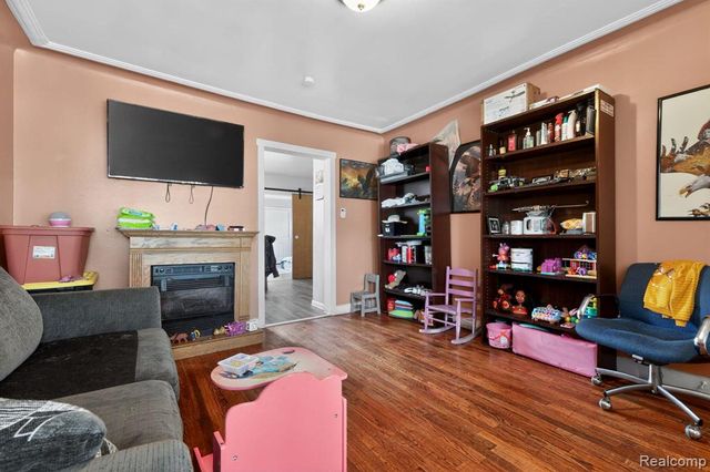 5918 Cardwell Street, Garden City, MI 48135