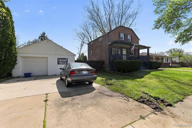 5918 Cardwell Street, Garden City, MI 48135
