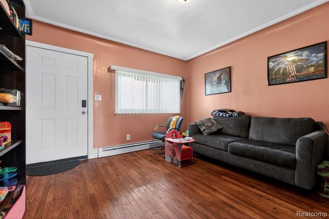 5918 Cardwell Street, Garden City, MI 48135