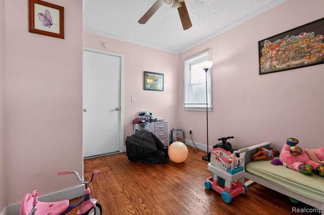 5918 Cardwell Street, Garden City, MI 48135