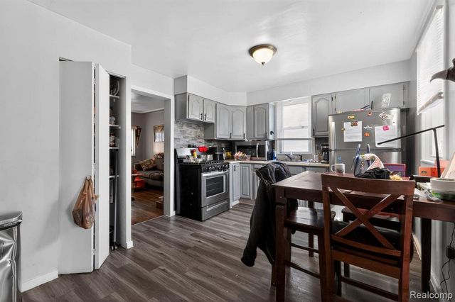 5918 Cardwell Street, Garden City, MI 48135