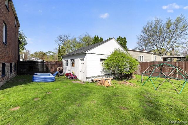 5918 Cardwell Street, Garden City, MI 48135