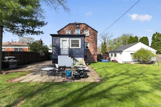 5918 Cardwell Street, Garden City, MI 48135