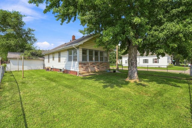 2554 E Grand Avenue, Des Moines, IA 50317