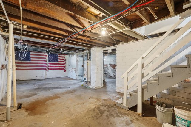 2554 E Grand Avenue, Des Moines, IA 50317