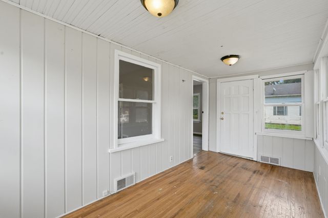 2554 E Grand Avenue, Des Moines, IA 50317