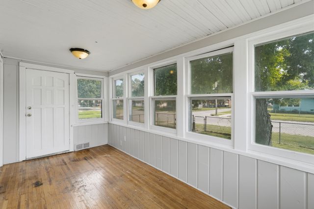 2554 E Grand Avenue, Des Moines, IA 50317